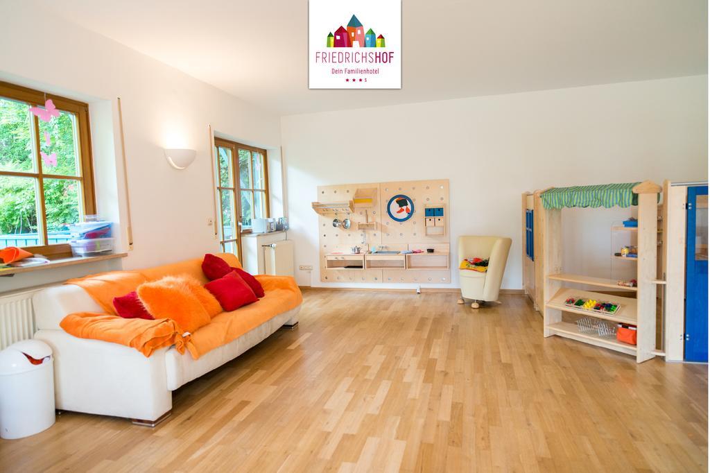 Familienhotel Friedrichshof Обертрубах Экстерьер фото