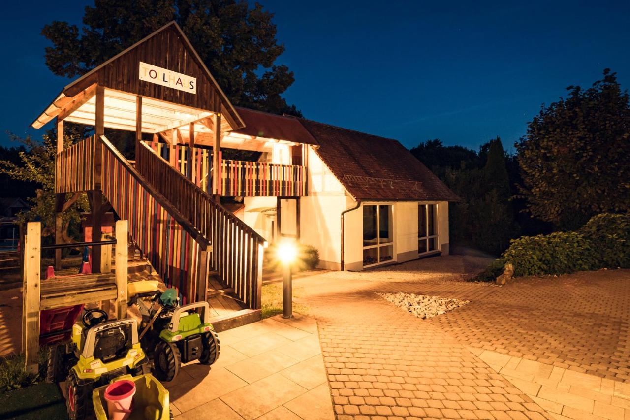 Familienhotel Friedrichshof Обертрубах Экстерьер фото