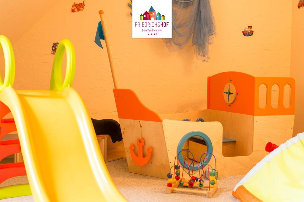 Familienhotel Friedrichshof Обертрубах Экстерьер фото
