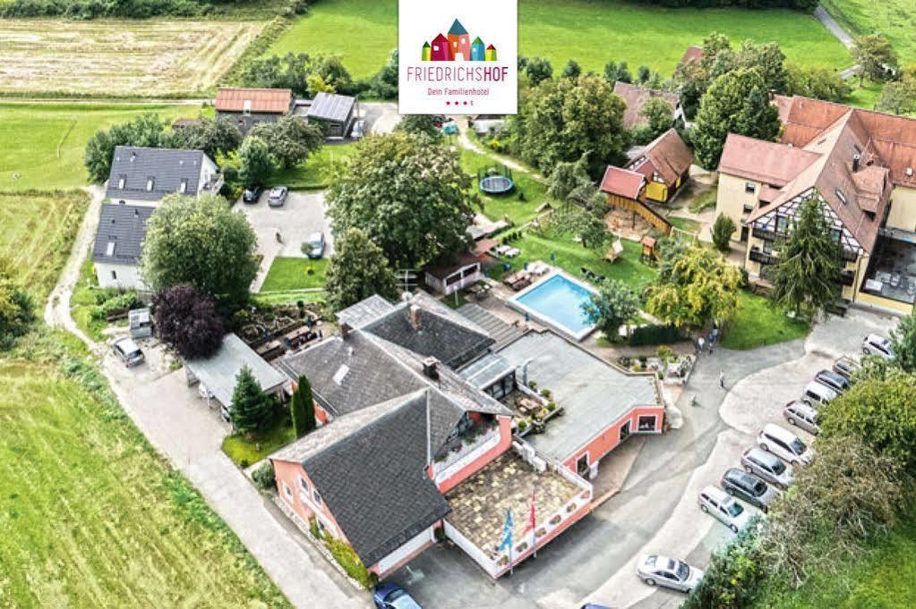 Familienhotel Friedrichshof Обертрубах Экстерьер фото